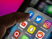 ‘వ్యూస్’ కోసం పిల్లలతో అలా చేయించే వీడ్నేం చేయాలి?