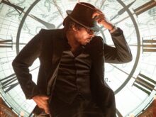 మళ్లీ పవన్ మీదే ఇండస్ట్రీ ఆశలు?