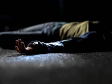 పెళ్లైన వ్యక్తితో సంబంధం.. 16 ఏళ్ల కుమార్తె పై తల్లిదండ్రుల ఘాతుకం