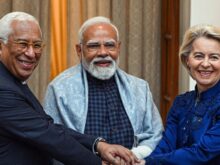 భారీగా తగ్గనున్న కార్లు-దుస్తుల ధరలు